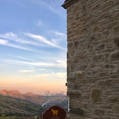 Sari Keci Tas מלון