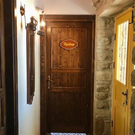 Sari Keci Tas מלון İmroz