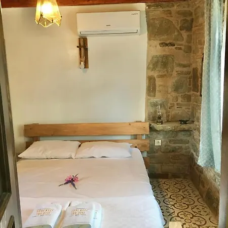 מלון Sari Keci Tas İmroz