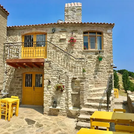 Sari Keci Tas Gokceada