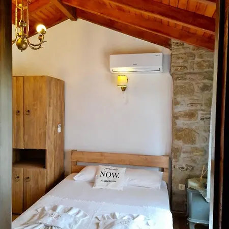 Sari Keci Tas * İmroz