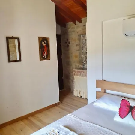 Sari Keci Tas * İmroz