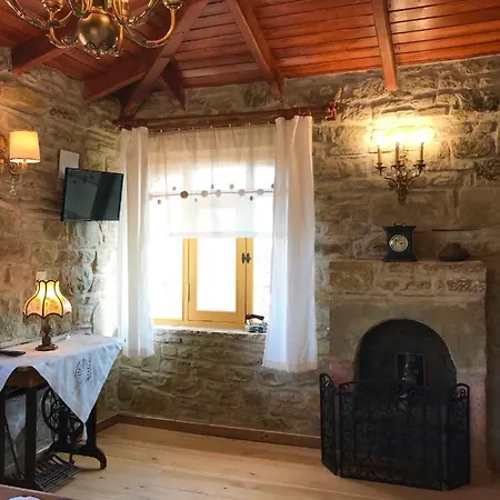 Sari Keci Tas מלון İmroz