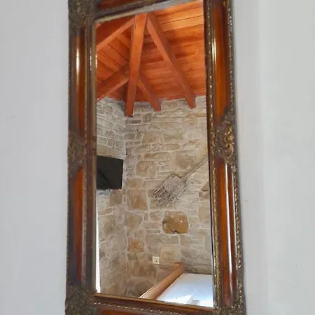 Sari Keci Tas Gokceada