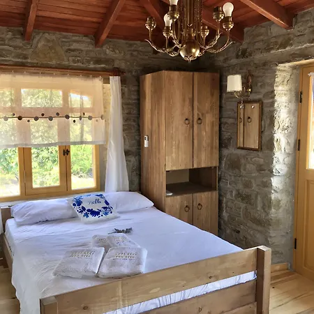 Sari Keci Tas מלון İmroz