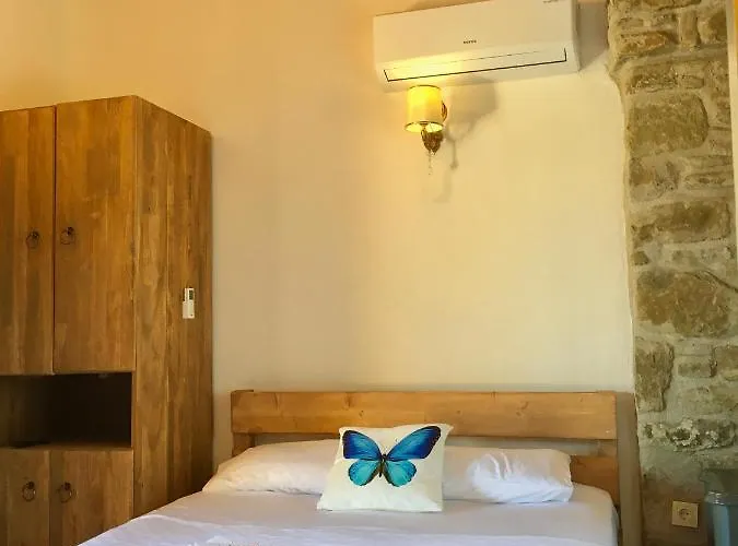 Sari Keci Tas İmroz