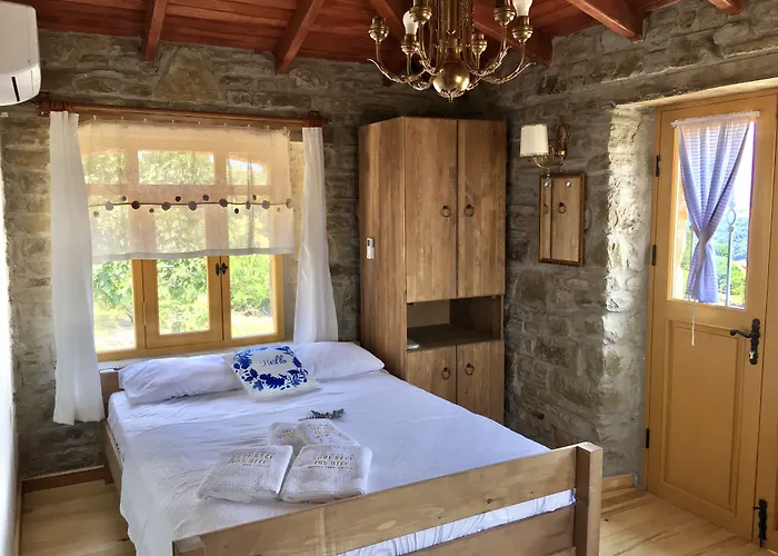 Sari Keci Tas Hotel İmroz