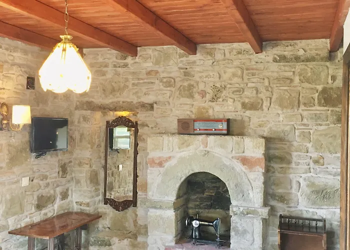 Sari Keci Tas İmroz