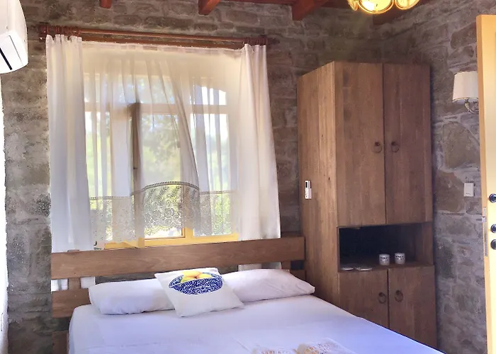 Sari Keci Tas İmroz