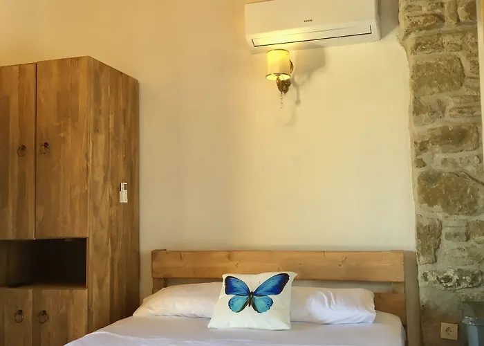 Sari Keci Tas İmroz